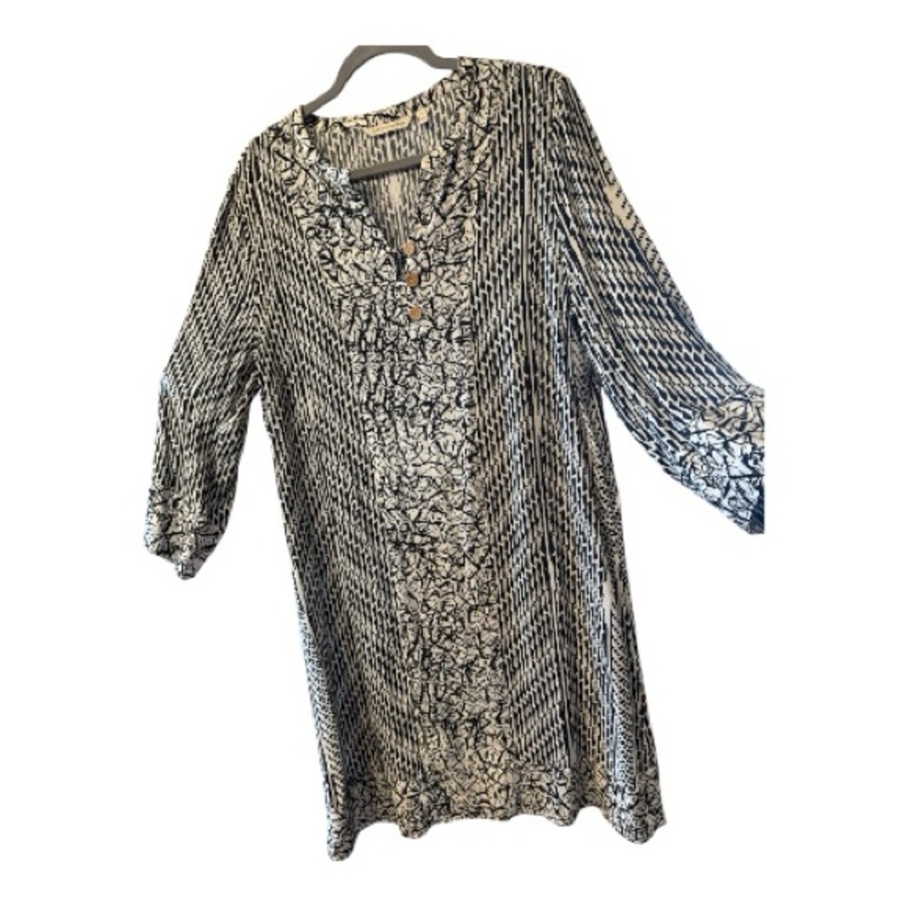 SOLD***SOFT SURROUNDINGS unique blk/wh pattern dress, slim silhouette, L - Picture 4 of 8